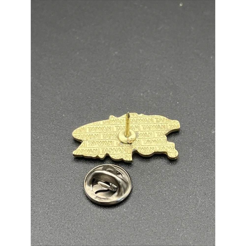 Vintage State‎ Of Iowa The Big Corn Tractor Lapel Hat Pin